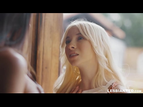 ❤️ Kız birkaç ay sonra eve gelir ve üvey annesinin amını yemeye başlar ❌ Anal video bizde ❌️